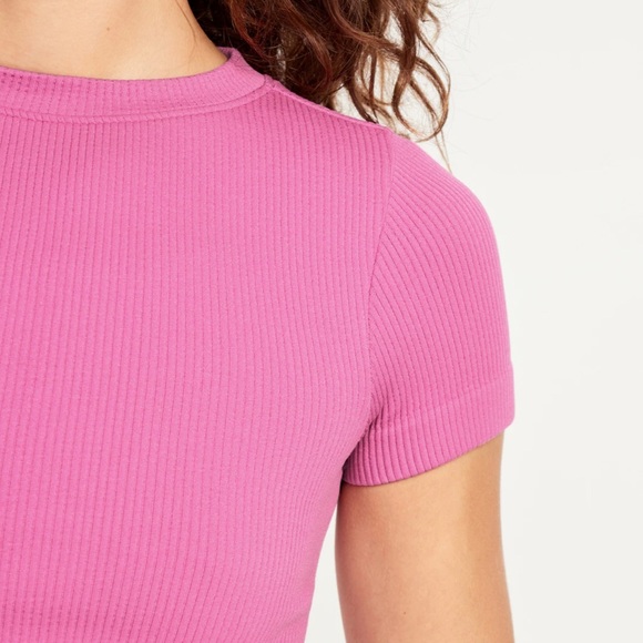 Old Navy Fitted Seamless Ribbed T-Shirt Pink - Picture 4 of 5